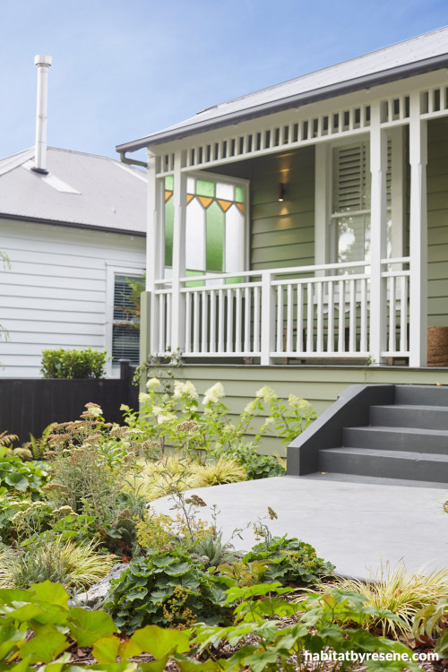 Home villa & porch in green