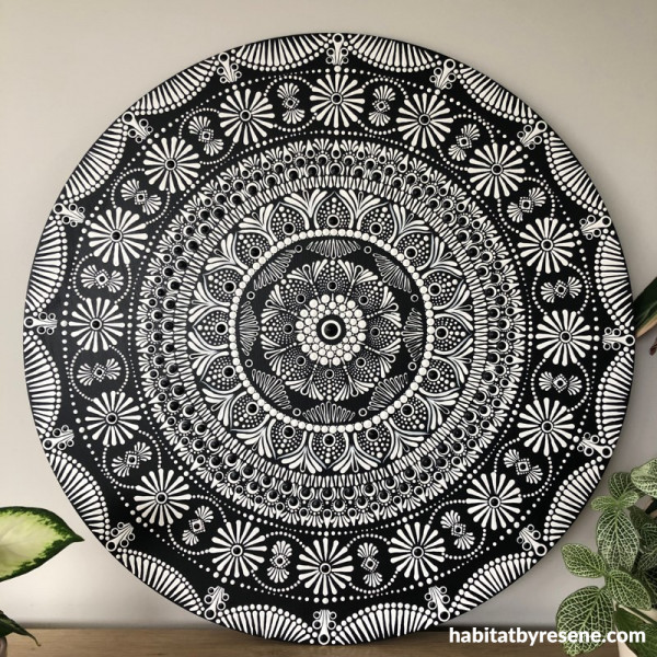 Artist Lynsey Watts creates one-of-a-kind mesmerising mandalas