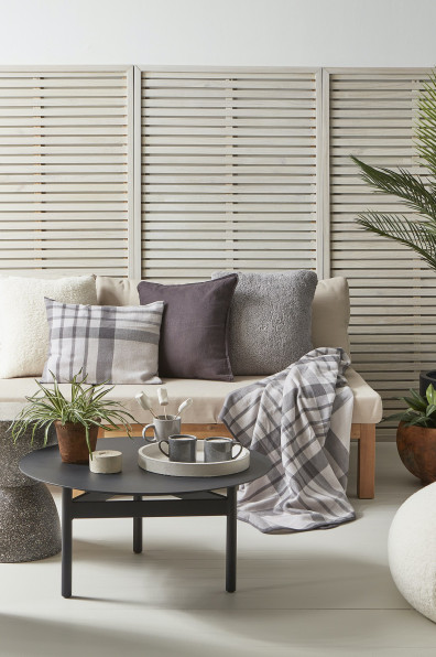 Embracing the cold: Designing the perfect outdoor space for winter