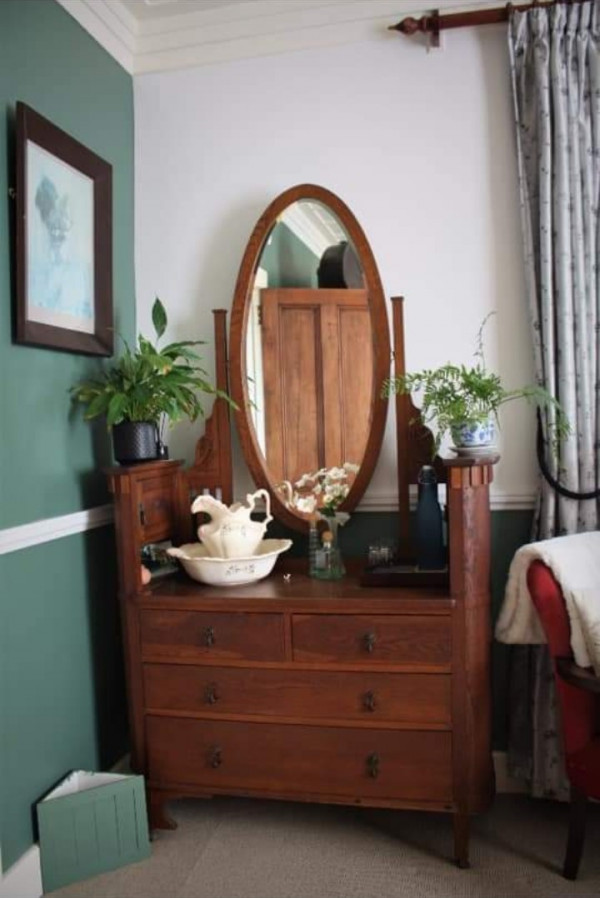 Kereru dresser
