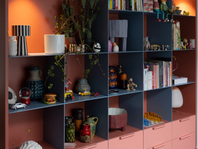 Alex Fulton's trendy beach house is bursting with colour and creativity Alex Fulton's trendy beach house is bursting with colour and creativity