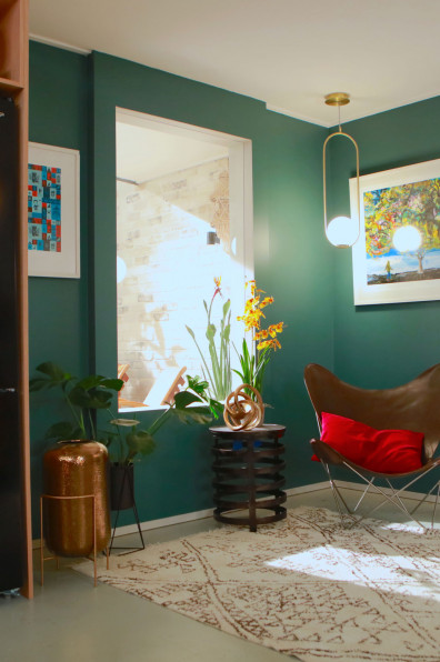 Shortland Street behind the scenes: Michael Galvin shares his thoughts on Chris Warner’s colourful new townhouse PLUS check out the Warner house through the ages Shortland Street behind the scenes: Michael Galvin shares his thoughts on Chris Warner’s colourful new townhouse PLUS check out the Warner house through the ages