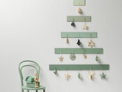 Host a mid-winter Christmas party with these budget-friendly ideas