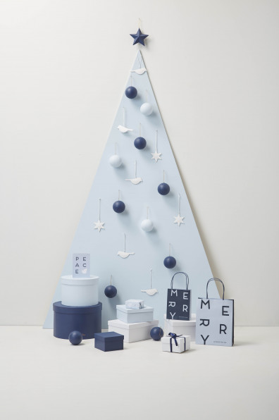 Host a mid-winter Christmas party with these budget-friendly ideas