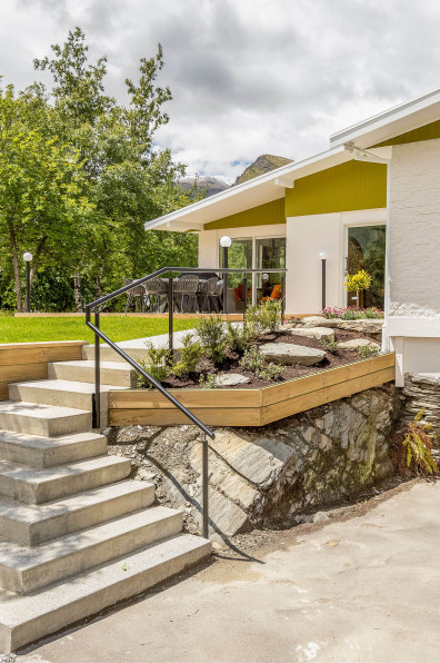 In classic 70s fashion, this Arrowtown holiday home croons Colour my World In classic 70s fashion, this Arrowtown holiday home croons Colour my World