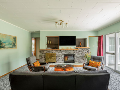In classic 70s fashion, this Arrowtown holiday home croons Colour my World
