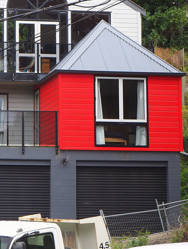 Roger Walker Sar St Red Box 6
