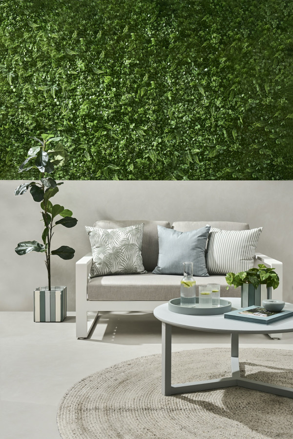 VanessaNouwens OutdoorSpace Resene+TripleWhitePointer+Carrara+DuckEggBlue+Thor+Conch+Emerge+InsideBack Photo BryceCareleton V05 copy