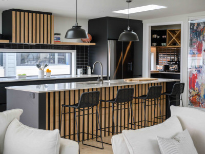 Cape Cod meets modern industrial in this stunning seaside home
