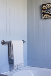 Dive into tranquillity: Refreshing blue hues for your bathroom