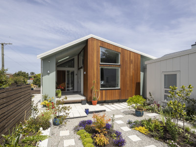 A sea breeze of colour: Where light, warmth and the coast meet at home A sea breeze of colour: Where light, warmth and the coast meet at home