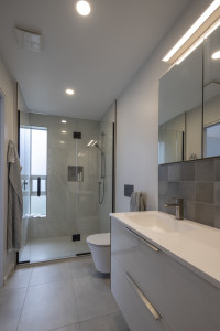 A sea breeze of colour: Where light, warmth and the coast meet at home 