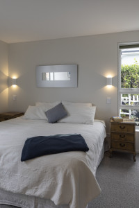 A sea breeze of colour: Where light, warmth and the coast meet at home 