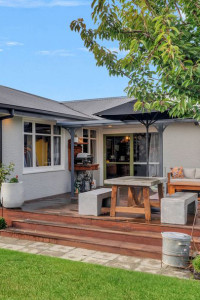 A home grounded in family history – and a colour surprise inside! A home grounded in family history – and a colour surprise inside!
