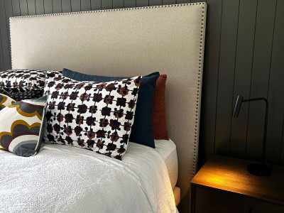 Modern elegance meets mid-century charm 