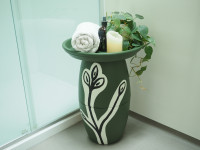 Table talk: Make your own terracotta pot spa table
