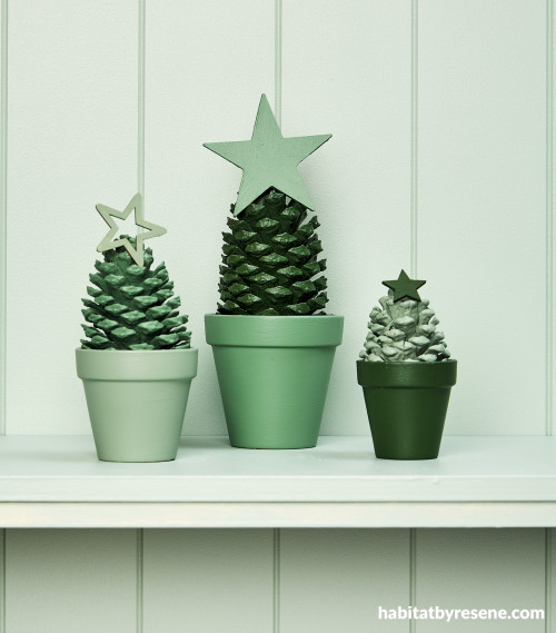 Pinecone mini Christmas trees