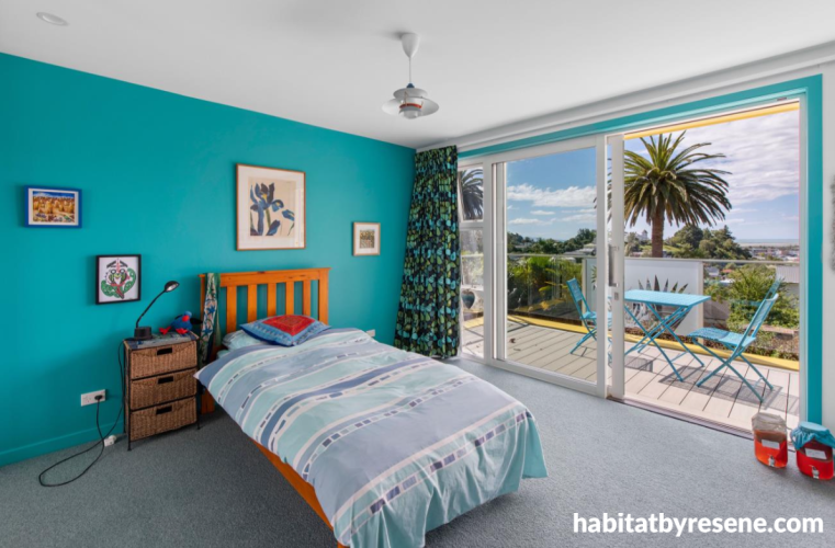 Turquoise green bedroom