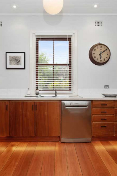 Georgian-style heritage home gets a light and breezy refresh with Resene Double Sea Fog Georgian-style heritage home gets a light and breezy refresh with Resene Double Sea Fog