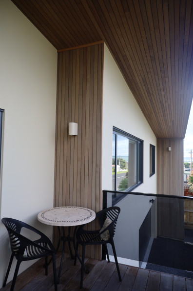 Grounded coastal living in the South Island