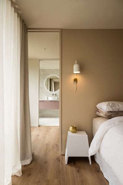 A hillside haven with coastal warmth