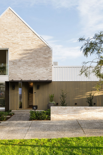 Clever design and soft tones for a compact home Clever design and soft tones for a compact home