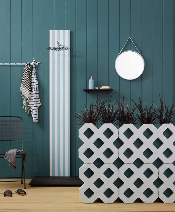Kate Alexander OutdoorShower Resene GreenMeetsBlue Nepal SeaFog PitchBlack Breeze ColorwoodMidGrey photo Bryce Carleton v1