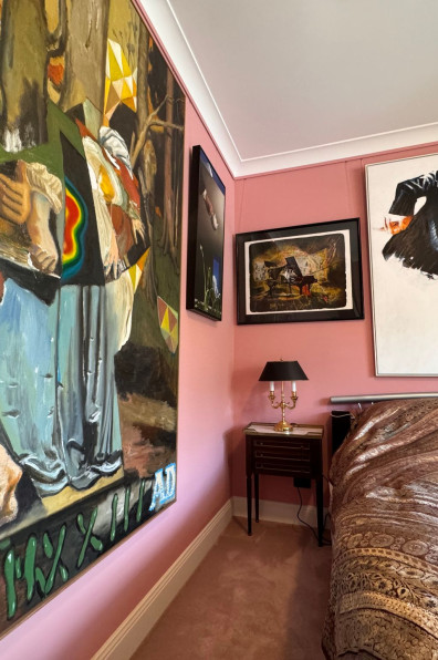 An artistic eye for colour: Setting the stage for an extraordinary home gallery An artistic eye for colour: Setting the stage for an extraordinary home gallery