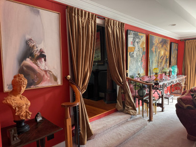 An artistic eye for colour: Setting the stage for an extraordinary home gallery An artistic eye for colour: Setting the stage for an extraordinary home gallery