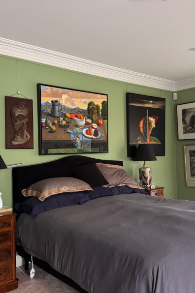 An artistic eye for colour: Setting the stage for an extraordinary home gallery An artistic eye for colour: Setting the stage for an extraordinary home gallery