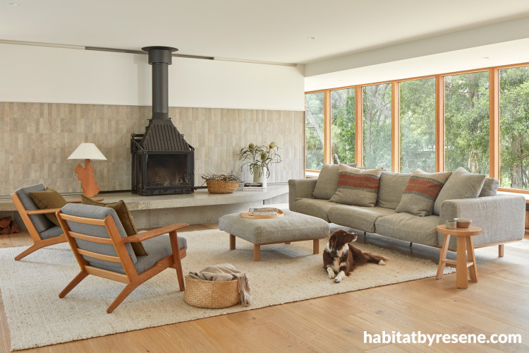 Living area painted in Resene Quarter Thorndon Cream