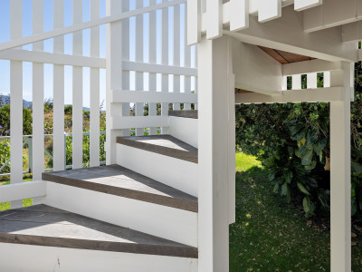 A beach house where colour connects the past and present