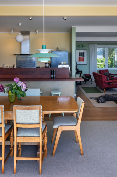A beach house where colour connects the past and present