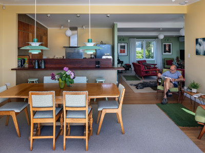 A beach house where colour connects the past and present A beach house where colour connects the past and present