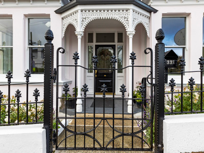 Pink walls and Pohutukawa dreams Pink walls and Pohutukawa dreams