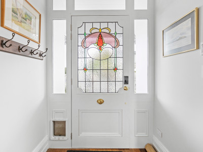 Pink walls and Pohutukawa dreams Pink walls and Pohutukawa dreams