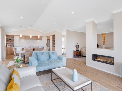 The warmth of flowing sands