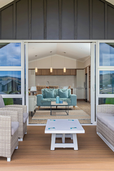 The warmth of flowing sands The warmth of flowing sands