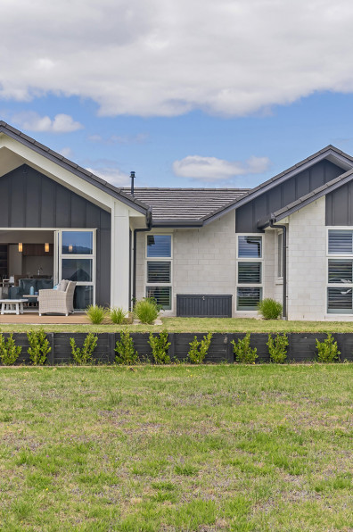 The warmth of flowing sands The warmth of flowing sands