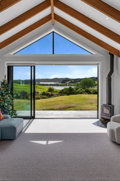 Charming colour, bold wallpaper and rolling hills in Kaiwaka Charming colour, bold wallpaper and rolling hills in Kaiwaka