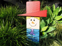 Make your own frightfully fabulous scarecrow