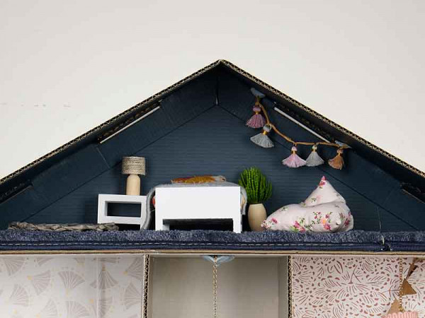 Annick Larkin teeny house roof