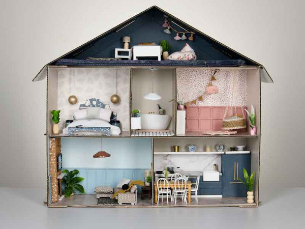 Annick Larkin teeny house main