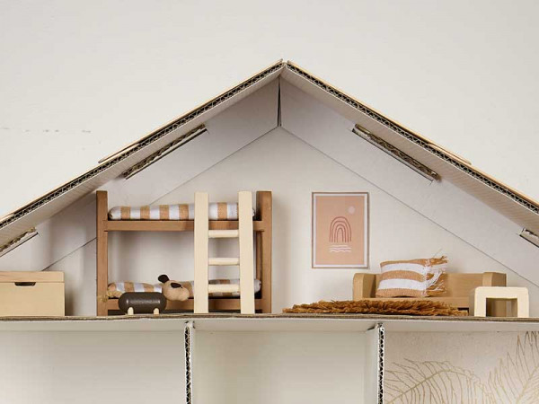 Vanessa Nouwens teeny house1