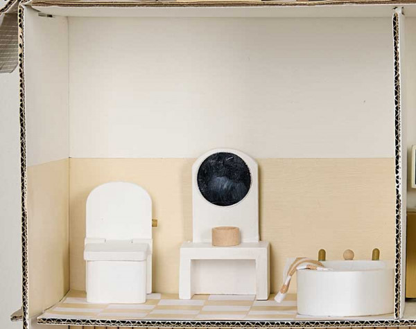 Vanessa Nouwens teeny house