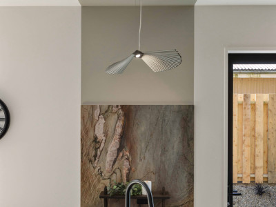 Calm, sculptural living in Wānaka Calm, sculptural living in Wānaka