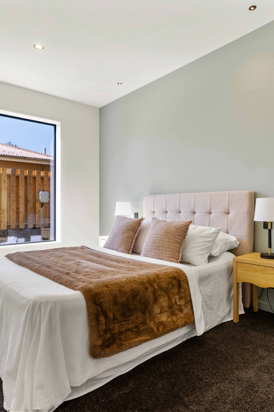 Calm, sculptural living in Wānaka Calm, sculptural living in Wānaka