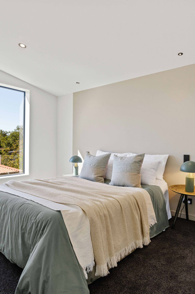 Calm, sculptural living in Wānaka Calm, sculptural living in Wānaka