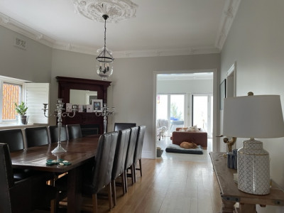 A Melbourne grande dame gets a graceful colour makeover with Resene Merino and Greek-inspired blues A Melbourne grande dame gets a graceful colour makeover with Resene Merino and Greek-inspired blues