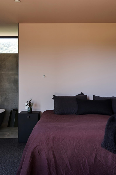 Bold beauty: A coastal home’s black and blush colour scheme  Bold beauty: A coastal home’s black and blush colour scheme